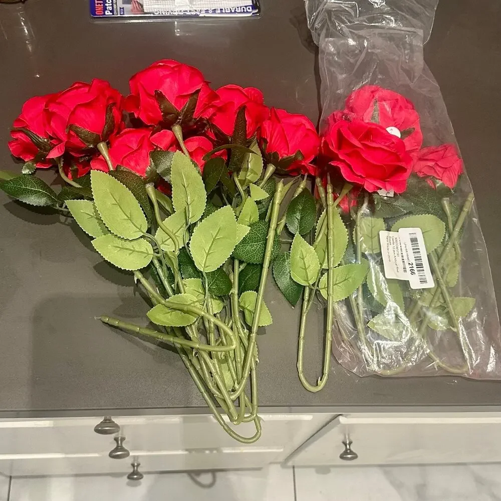 Artificial RED ROSES 12 pcs Long Stem Rose Decor Valentine's Day Wedding Party